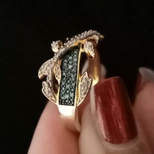 Genuine blue velvet diamond & white diamond ring